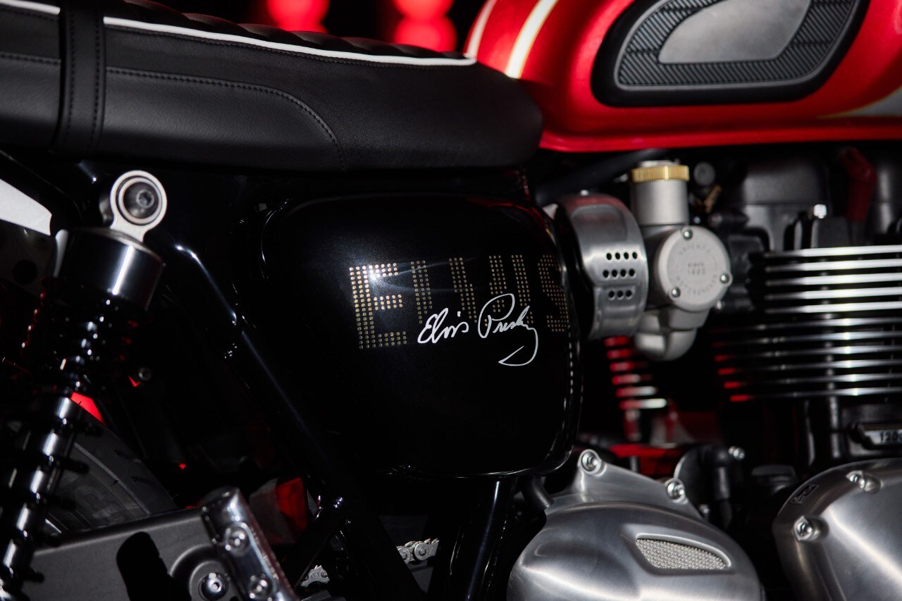 Triumph Bonneville T120 Elvis: la serie limitata dedicata al Re del rock